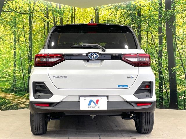 安心の最長10年・走行無制限保証（有償）をご用意。保証内容も充実はもちろん、無料点検＆オイル交換や、年中無休の全国・24時間ロードサービスも付帯されておりますのでご安心下さい。