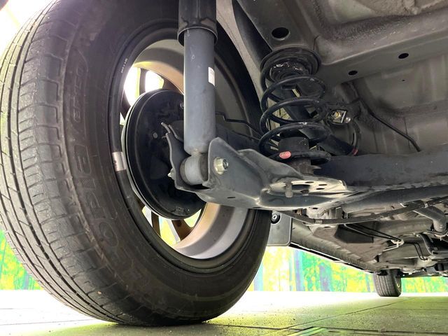 お車を安心してお乗りいただく為には、足回りの定期点検が欠かせません。サービスサポート（有償保証）では無料点検もご提供しており、安心のカーライフをお過ごしいただけるサポート体制が整っています。