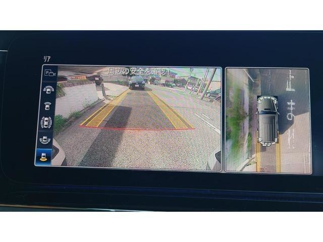 バックカメラ：　駐車時の視界を確保し、安全な操作をサポート。