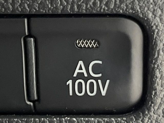 【アクセサリーコンセント】キャンプやスポーツ、アウトドアでのアクティビティはもちろん、災害・停電の際に助けにもなるAC100Vコンセントを装備♪ケータイやタブレット、ゲーム機器の充電にも♪