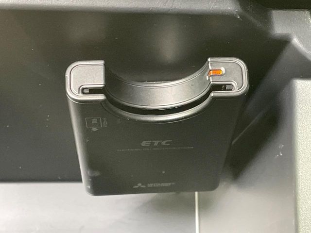 【ETC】高速道路の料金所をストレスなく通過！話題のスポットやサービスエリアに多い「スマートIC」利用時は必須のアイテムです。当店でセットアップを実施、ご納車当日からすぐにご利用いただけます！