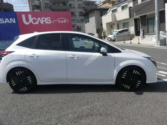 都内＆神奈川方面からのアクセスも良好なUカーひろば多摩店です。最寄り駅は小田急＆京王永山駅となります。駅より徒歩8分程です。