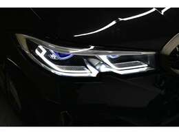 BMWレーザーLEDヘッドライト！ハイビームで走行時に車速が約70km/hをすぎると、LEDハイビーム・ヘッドライトに加え、レーザー・ライトが自動的に点灯、LEDライトの約2倍の600mまで照らします