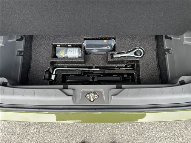 突然のパンクでお困りになった事はございませんか?今のお車はスペアタイヤがほとんど付いておりません。ケイカフェは万が一の事態に備えてオリジナルパンク保証もご用意しております。お気軽にご相談下さい！