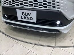 【モデリスタエアロ】人気のモデリスタエアロを装着！クルマの外観がよりスタイリッシュになり、街中で存在感あふれる1台に♪将来買い替える時にもリセールに影響しやすく、価値ある人気の装備です！