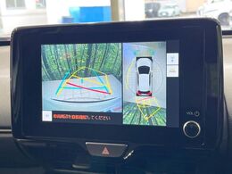 【パノラミックビューモニター】専用のカメラにより、上から見下ろしたような視点で360度クルマの周囲を確認することができます☆死角部分も確認しやすく、狭い場所での切り返しや駐車もスムーズに行えます。