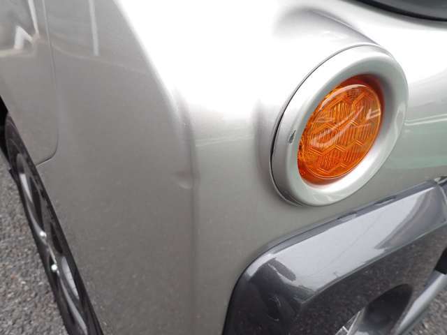 国の指定を受けた自社工場で、整備士が車検と点検整備を行っております。