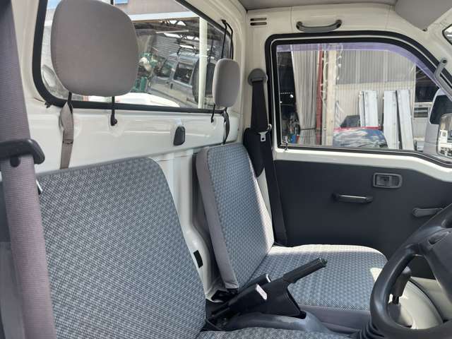 気になった方は、ぜひ1度現車確認も踏まえてハンドルを握りにご来店下さい♪