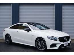 正規ディーラー車　右ハンドル　外装：ダイヤモンドホワイト　内装：ブラックナッパレザー　走行：53,650km