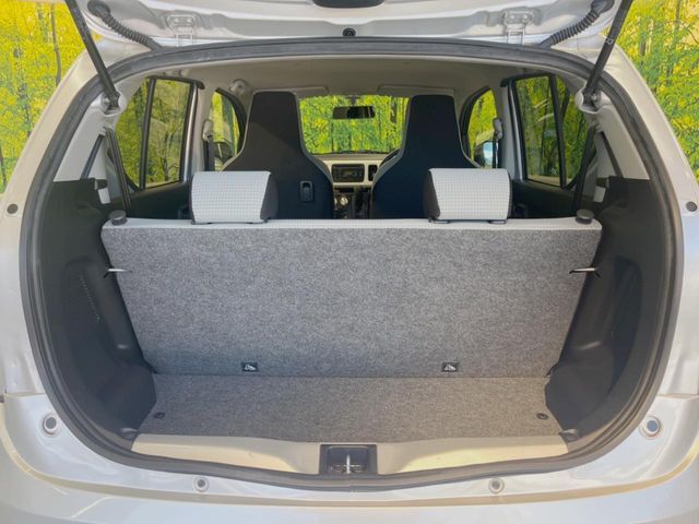 普段のお買い物や通勤、送迎等に十分な荷室スペースを確保しております。セカンドシートを倒すと、大きな荷物の積載も可能です♪