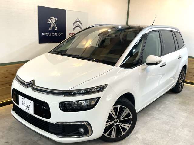 お洒落で可愛くも乗れるフランス車は女性にとってファッションの一部として取り入れられる方もいらっしゃいます☆