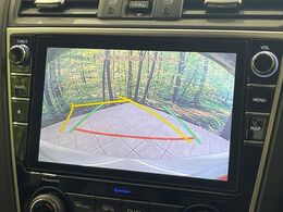 【バックカメラ】駐車時に後方がリアルタイム映像で確認できます。大型商業施設や立体駐車場での駐車時や、夜間のバック時に大活躍！運転スキルに関わらず、今や必須となった装備のひとつです！
