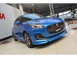 走行30,600キロの内外装、機関共とても良好なスピーディーブルーメタリックです