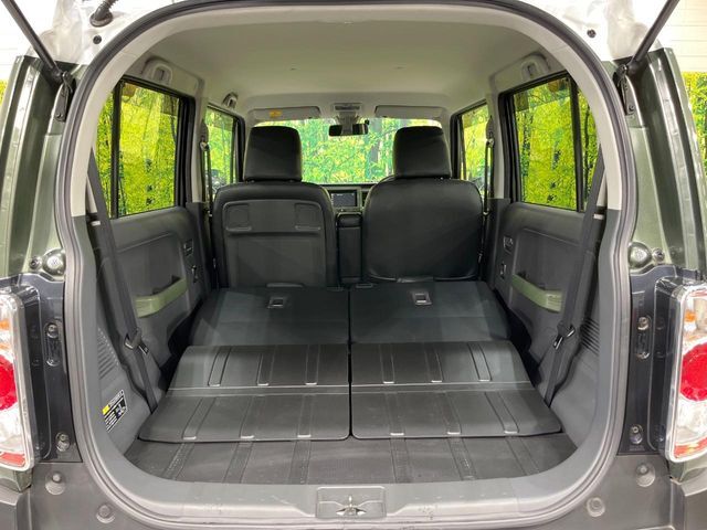 積み下ろしのしやすいデッキにはたっぷりと荷物を積み込んでいただけます。遊びから仕事まで、様々なシーンで頼れます♪