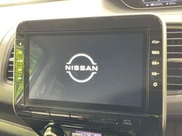 【メーカー純正ナビ】インテリアに溶け込むスタイリッシュな「専用設計」メーカーナビを装備♪視認性や操作性など基本性能にも優れ、より上質なカーライフをお楽しみいただけます。