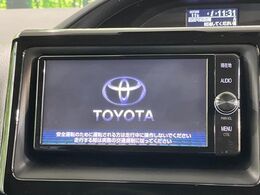 【純正ナビ】人気の純正ナビを装備しております。ナビの使いやすさはもちろん、オーディオ機能も充実！キャンプや旅行はもちろん、通勤や買い物など普段のドライブも楽しくなるはず♪