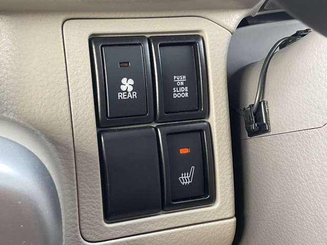 【運転席シートヒーター】背中やお尻等を、エアコンが効くより前に素早く快適に温めます！！