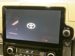 【ディスプレイオーディオ】大画面ディスプレイへお持ちのスマートフォンと連携して、ナビやbluetoothでの音楽再生が可能です♪デザインはもちろん操作性も良好！別途ナビ機能の取付可能です♪