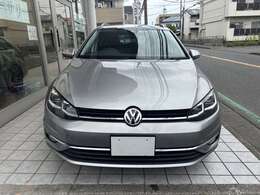 人気色タングステンシルバーです。高級感のある外装色です。
