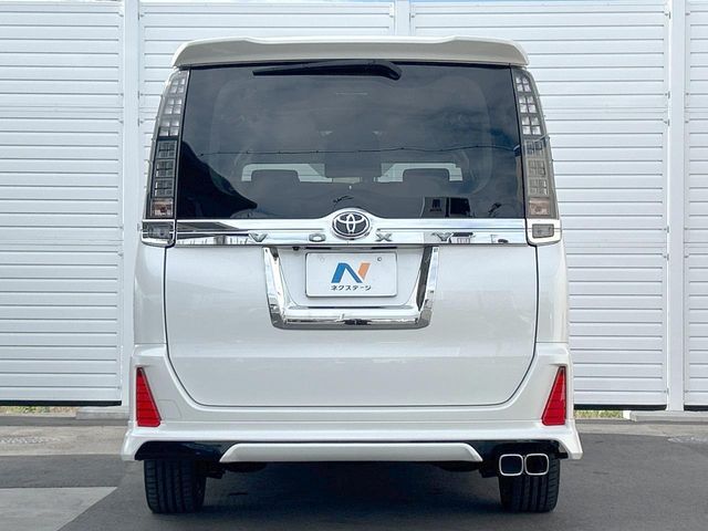 安心の最長10年・走行無制限保証（有償）をご用意。保証内容も充実はもちろん、無料点検＆オイル交換や、年中無休の全国・24時間ロードサービスも付帯されておりますのでご安心下さい。