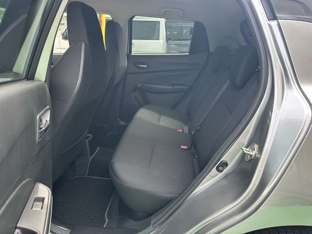 ★5年間新車保障★初度登録から5年間の新車保証が含まれています。長期間、安心してお乗り頂けます！保障費用は支払総額に含まれています！遠方のお客様は保証継承後、お近くのディーラーにて保証が受けられます！