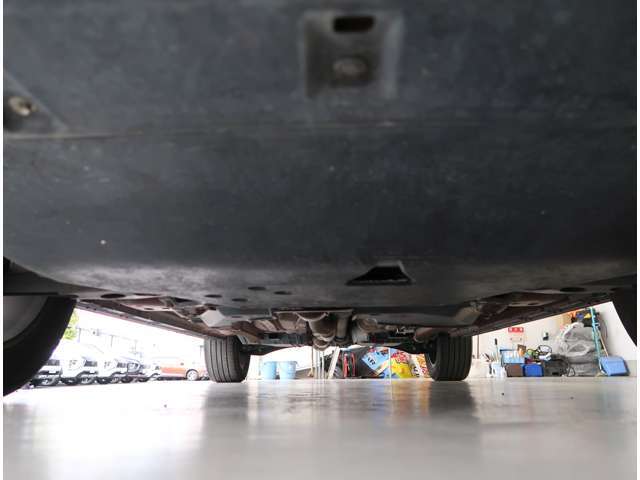 下取車はございますでしょうか？お客様の大切なお車を心を込めて査定させて頂きます。お車の査定につきましても、スタッフまでお気軽にお申し付けください。