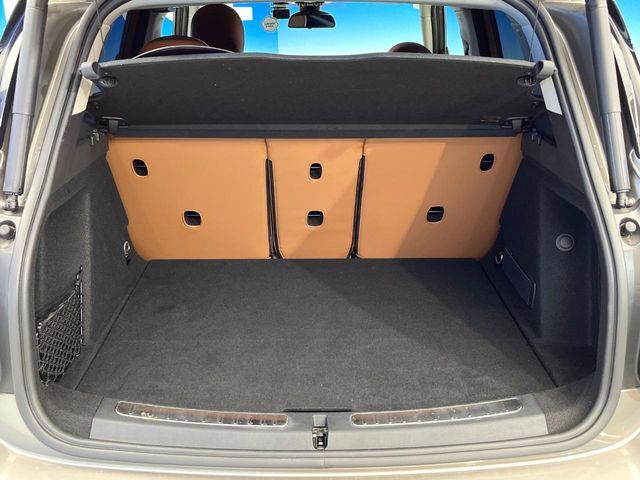 ●トランクルーム：趣味が広がる収容スペース！これだけの広さがあればお買い物やレジャーなどにも最適です！使用感も少なくきれいな状態を維持しております。