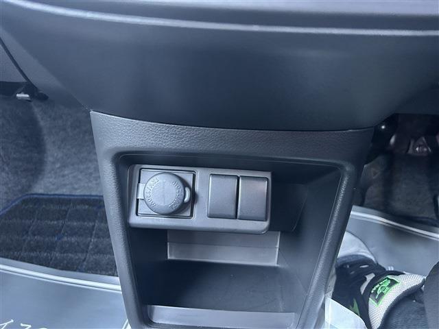 ★自動車保険もお任せ★　保険の専門店【保険のはなこ】には専門の知識を持ったスタッフとあいおいニッセイ同和損保・東京海上日動保険・損害保険ジャパンの3社取り扱いで任意保険もお気軽にご相談ください！！