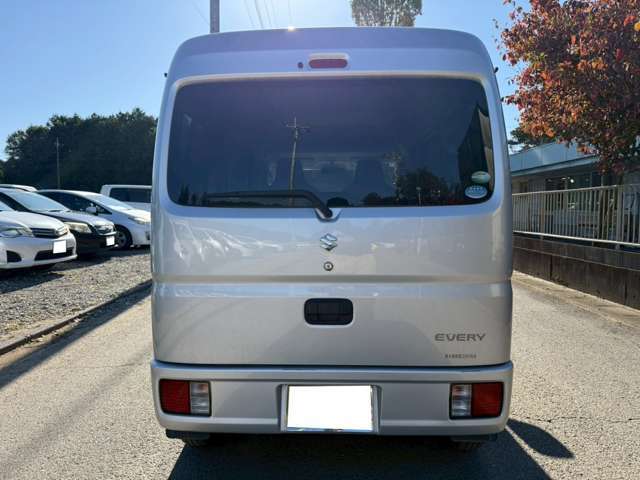 当社の営業時間は10時～18時までとなっております。定休日はございません。平日・土日・祝日も英営業しておりますのでお気軽にお越しください！