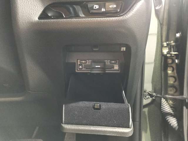 ☆最近増えてきましたスマートインターチェンジは、このETC車載器が無ければ通過することができません。もはや無くてはならない必須アイテムですね。☆