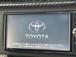 【純正ナビ】人気の純正ナビを装備しております。ナビの使いやすさはもちろん、オーディオ機能も充実！キャンプや旅行はもちろん、通勤や買い物など普段のドライブも楽しくなるはず♪
