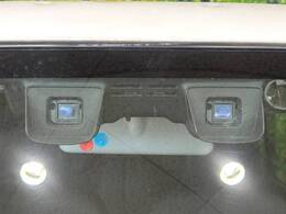 【レーダーブレーキサポート】走行中に前方の車両等を認識し、衝突しそうな時は警報とブレーキで衝突回避と被害軽減をアシスト。より安全にドライブをお楽しみいただけます。