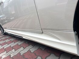 【モデリスタエアロ】人気のモデリスタエアロを装着！クルマの外観がよりスタイリッシュになり、街中で存在感あふれる1台に♪将来買い替える時にもリセールに影響しやすく、価値ある人気の装備です！