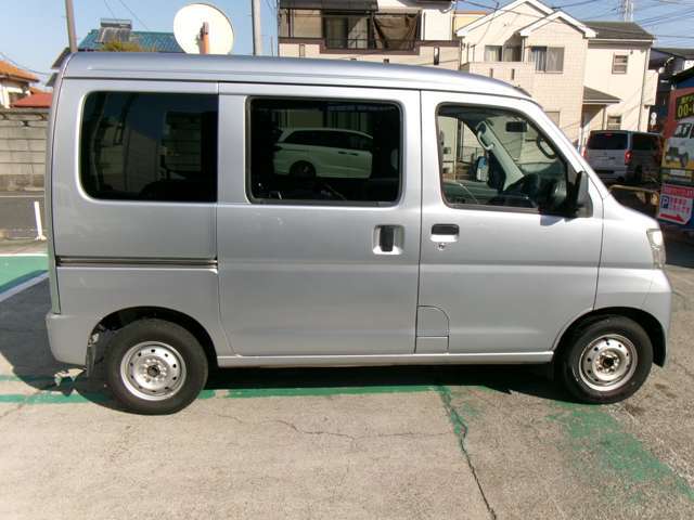 ★軽バンマーケットでは全車自社認証工場にて点検整備致します。