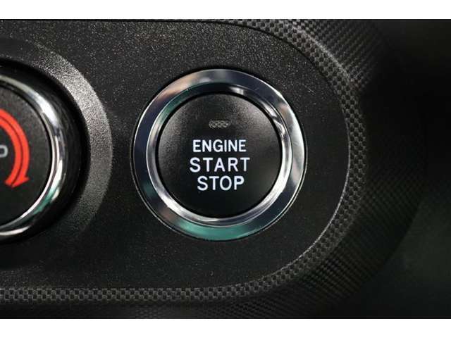 プッシュ式スタートはカギをカバンやポケットの中に入れたままエンジン始動が出来ます！