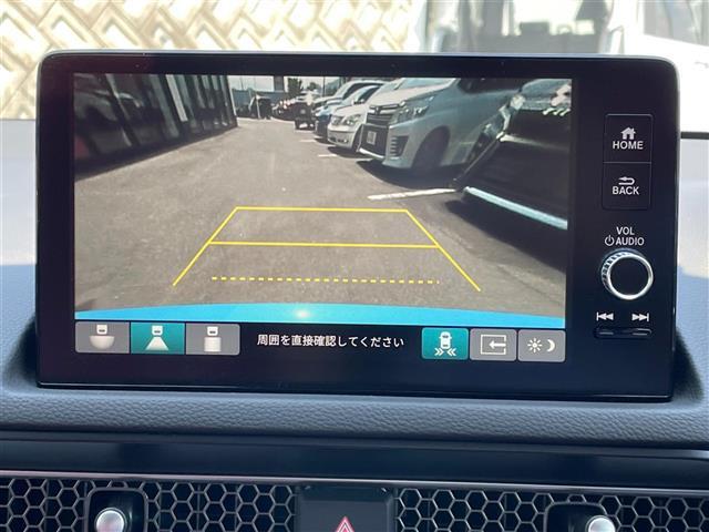 【バックモニター】後ろのカメラの映像をモニターに映し出すことができます！後方の見えない死角や、障害物との距離感をしっかり確認することができます！駐車が苦手な方におすすめです。