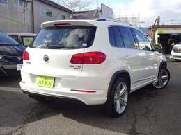 4WD/純正ディスプレイオーディオ/Rライン19インチアルミ/専用デザインシート/オートライト/ETC/ABS/ルーフレール/ディスチャージヘットライト/横滑り防止/フロントフォグランプ