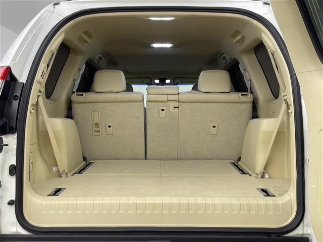 【　ラゲッジスペース　】荷室もこの広さ♪大容量の空間が広がります♪当店は中古車・登録済み未使用車の取扱をしております。札幌・北海道・函館・小樽・千歳・室蘭・苫小牧・旭川・稚内・釧路・帯広・根室