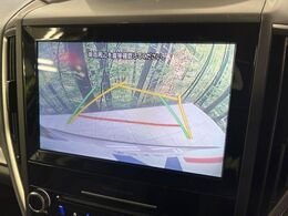 【バックカメラ】駐車時に後方がリアルタイム映像で確認できます。大型商業施設や立体駐車場での駐車時や、夜間のバック時に大活躍！運転スキルに関わらず、今や必須となった装備のひとつです！