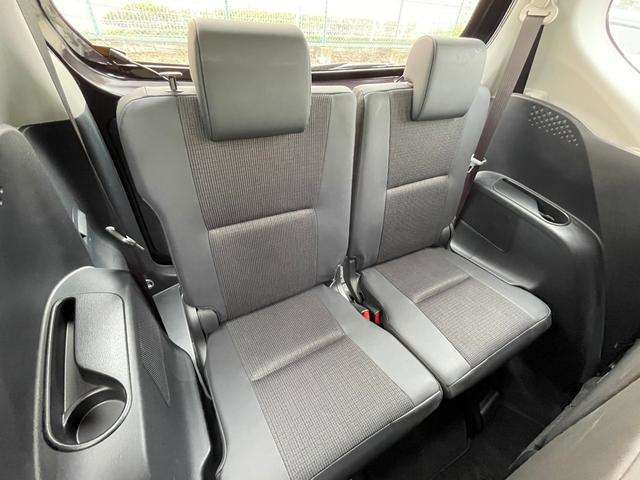 ◆【3列目後部座席】3列目でも快適なスペースを確保しています！！また2列目が乗り込みやすいように可動しますので乗り降りもラクラクです！
