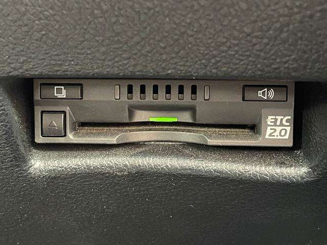 ◆【ETC】有料道路を利用する際に料金所で停止することなく通過できる、ETC車載器（ノンストップ自動料金収受システム機器）が装備されています。セットアップを行うことで利用可能になります。