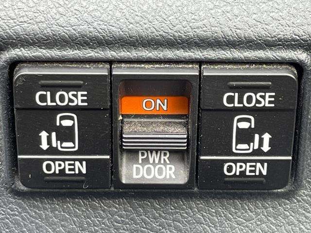 ◆【両側パワースライドドア】小さなお子さまでもボタン一つで乗り降りラクラクです！両手に荷物を抱えている状態でもボタンを押せば自動で開閉するので、お買い物やお出かけの際にはとっても重宝します！