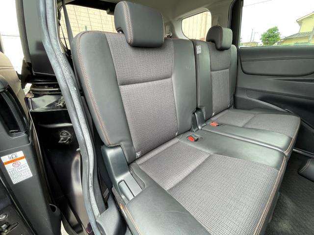 ◆【2列目後部座席】大人が座っても余裕のある広さです！！頭上や足元のスペースも広く取ってあります！！