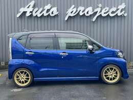 全車、専門スタッフによるポリッシャー施工を行っております。小傷や洗車傷など無く艶のあるボディーです♪