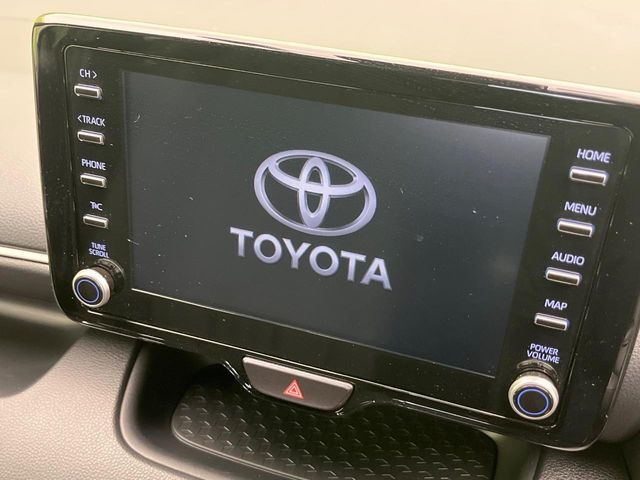 【ナビ付8インチ　ディスプレイオーディオ】大画面のディスプレイはAppleCarPlayやAndroidAutoが利用可能。大きな画面でスマホナビアプリ等が利用いただけます♪