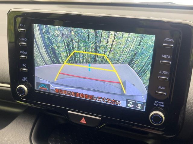 【バックカメラ】駐車時に後方がリアルタイム映像で確認できます。大型商業施設や立体駐車場での駐車時や、夜間のバック時に大活躍！運転スキルに関わらず、今や必須となった装備のひとつです！