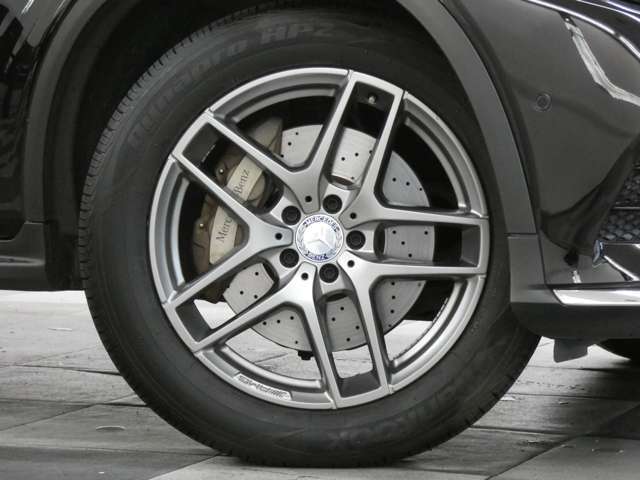 実用性と先進性を兼ね揃えた人気車輌をお届け致します！！