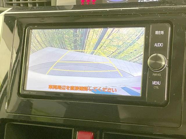 【バックカメラ】駐車時に後方がリアルタイム映像で確認できます。大型商業施設や立体駐車場での駐車時や、夜間のバック時に大活躍！運転スキルに関わらず、今や必須となった装備のひとつです！