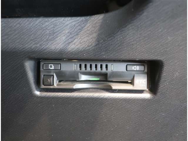 ETC車載器付きです。高速道路の料金所もスムーズに通過できます。