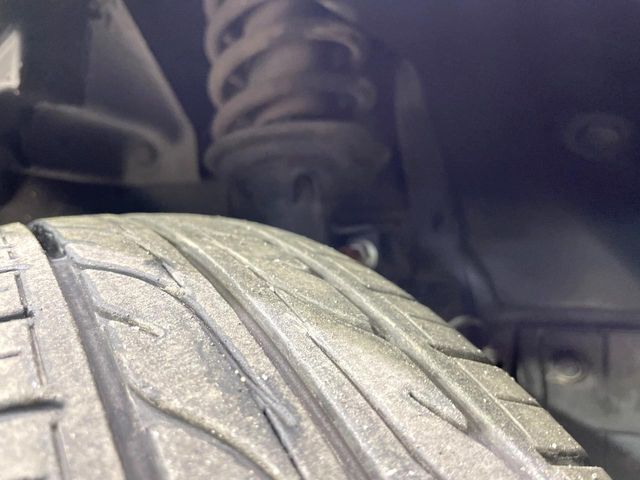 お車を安心してお乗りいただく為には、足回りの定期点検が欠かせません。サービスサポート（有償保証）では無料点検もご提供しており、安心のカーライフをお過ごしいただけるサポート体制が整っています。